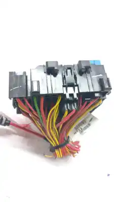 Second-hand car spare part fuse box unit for dacia duster ii essential 91 cv / 67 kw oem iam references 243807988r  243825499r