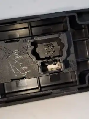 Piesă de schimb auto la mâna a doua panou comandã geamuri electrice fatã partea din dreapta pentru peugeot 307 break / sw (s1) 307 break / sw (s1) (2002 - 2005) referințe oem iam 6554e7  