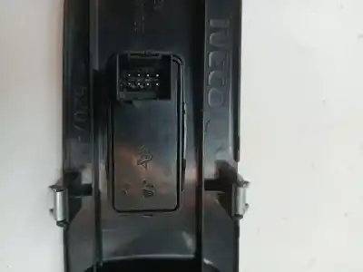 Автозапчастина б/у передній правий віконний вимикач для iveco daily furgon f1agl411a*l посилання на oem iam 5801511730  