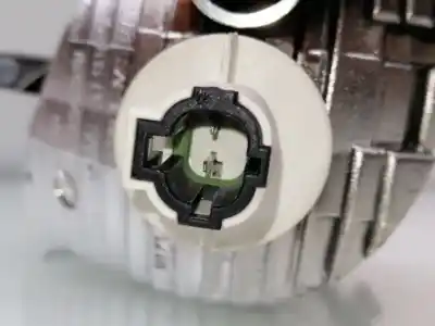 Second-hand car spare part front right headlight for nissan note (e11, ne11) 1.4 oem iam references 26130bc400  