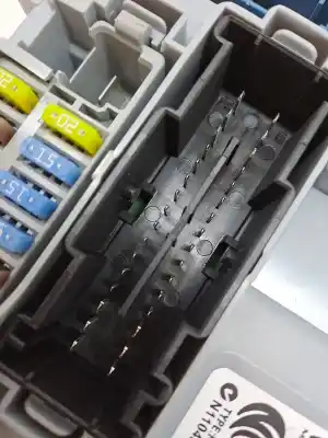 Peça sobressalente para automóvel em segunda mão caixa de fusíveis e relés por fiat 500 e new 500 icon hb referências oem iam 52178377  