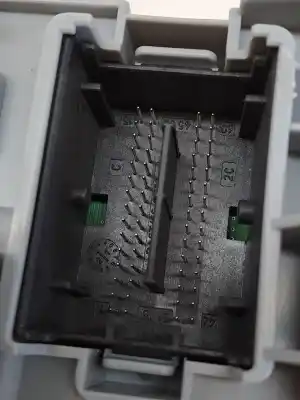 Peça sobressalente para automóvel em segunda mão caixa de fusíveis e relés por fiat 500 e new 500 icon hb referências oem iam 52178377  