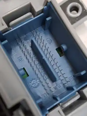 Peça sobressalente para automóvel em segunda mão caixa de fusíveis e relés por fiat 500 e new 500 icon hb referências oem iam 52178377  