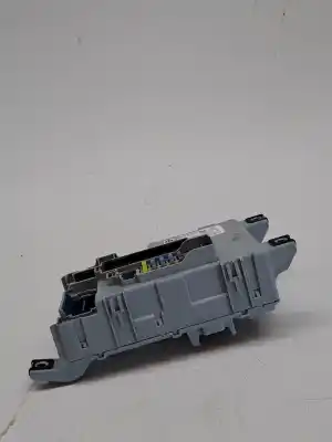 Peça sobressalente para automóvel em segunda mão caixa de fusíveis e relés por fiat 500 e new 500 icon hb referências oem iam 52178377  