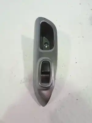 Pezzo di ricambio per auto di seconda mano COMANDI ALZACRISTALLI POSTERIORE SINISTRO per NISSAN JUKE (F15) 1.6 CAT Riferimenti OEM IAM 829611KA0A  