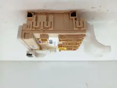 Second-hand car spare part fuse box unit for toyota auris (e18) 1nd oem iam references 8273012x70a  