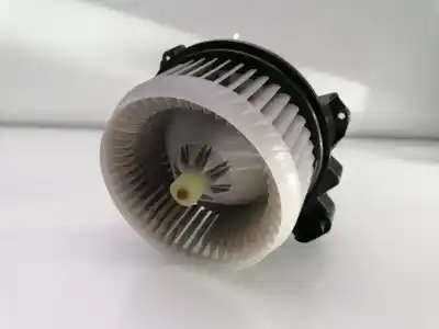 Peça sobressalente para automóvel em segunda mão MOTOR DE SOFAGEM por TOYOTA AURIS  Referências OEM IAM AV272700  8710305050