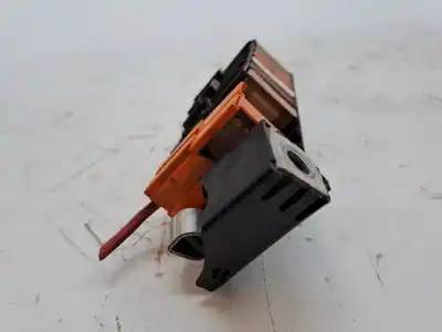 Pezzo di ricambio per auto di seconda mano scatola relè/fusibili per renault scénic ii (jm0/1_) 2.0 (jm05, jm0u, jm1n, jm1u, jm2v) riferimenti oem iam 8200418790  