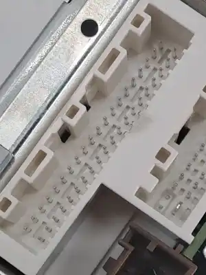 Pezzo di ricambio per auto di seconda mano impianto audio / radio cd per renault clio v 1.5 dci 101 cv evolution riferimenti oem iam 259154246r  