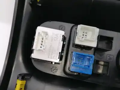 Second-hand car spare part rearview side mirror switch for citroen c3 bh02 oem iam references 98673722zd  98125550zd1