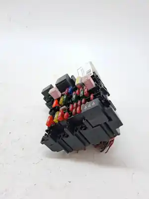 İkinci el araba yedek parçası röle/sigorta kutusu için skoda superb combi (3t5) laurin & klement 170 cv / 125 kw oem iam referansları 5q0937615c  