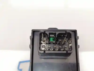 Second-hand car spare part right front power window switch for kia ceed (jd) d4fc oem iam references 93580a2100  4c25101000