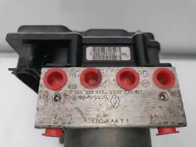 Peça sobressalente para automóvel em segunda mão abs por renault clio ii fase ii (b/cb0) k9k a7 referências oem iam 8200229137  