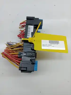 Peça sobressalente para automóvel em segunda mão caixa de fusíveis e relés por renault clio iv life referências oem iam z240188761s