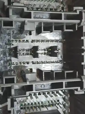 Second-hand car spare part fuse box unit for ford kuga (cbs) kuga 120 cv / 88 kw oem iam references 2544969  lu5t15604bjcd