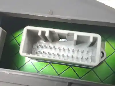 Peça sobressalente para automóvel em segunda mão quadrante por renault clio iii clio iii referências oem iam 8201060310  