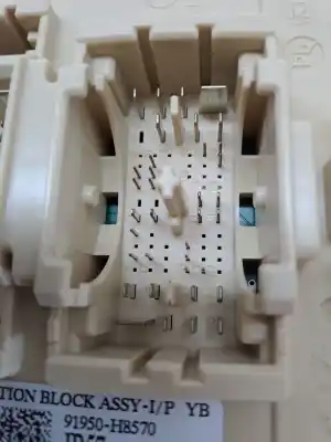 Peça sobressalente para automóvel em segunda mão caixa de fusíveis e relés por kia stonic 1.0 t- gdi referências oem iam 91950h8570  