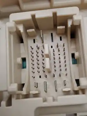 Peça sobressalente para automóvel em segunda mão caixa de fusíveis e relés por kia stonic 1.0 t- gdi referências oem iam 91950h8570  