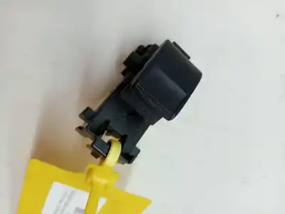 Pièce détachée automobile d'occasion Commande De Lève Vitre Avant Droit pour TOYOTA YARIS (KSP9/SCP9/NLP9) * Références OEM IAM 848100D030  
