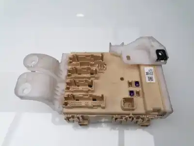 Second-hand car spare part FUSE BOX UNIT for TOYOTA AURIS (E18)  OEM IAM references 8273012X81  63586756