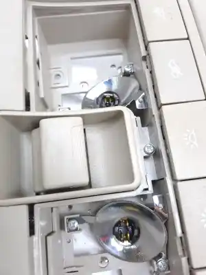 Second-hand car spare part interior light for opel antara excellence 4x4 oem iam references 96673773  4806884