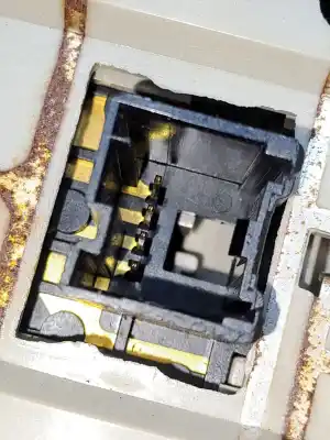 Second-hand car spare part interior light for opel antara excellence 4x4 oem iam references 96673773  4806884