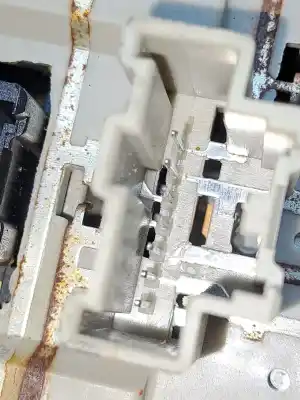 Second-hand car spare part interior light for opel antara excellence 4x4 oem iam references 96673773  4806884