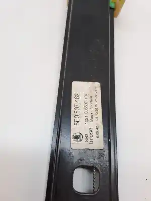 Pezzo di ricambio per auto di seconda mano alzacristalli anteriore destro per skoda octavia combi (5e5) scout 2.0 150 cv riferimenti oem iam 5e0837462  
