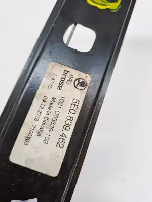 Peça sobressalente para automóvel em segunda mão elevador de vidros traseiro direito por skoda octavia combi (5e5) scout 2.0 150 cv referências oem iam 5e0839462  