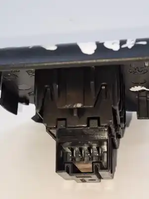 Автозапчасти б/у управление задними правыми стеклами за skoda octavia combi (5e5) scout 2.0 150 cv ссылки oem iam 5e0959855a  