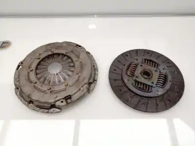 Pezzo di ricambio per auto di seconda mano Kit Frizione per KIA CEED (CD) D4FB Riferimenti OEM IAM 4110032021  4110032001