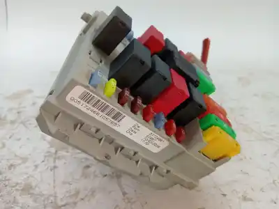 Second-hand car spare part fuse box unit for lancia ypsilon (101) 1.4 16v platino oem iam references 51724661  51724662