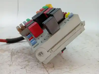 Second-hand car spare part fuse box unit for lancia ypsilon (101) 1.4 16v platino oem iam references 51724661  51724662