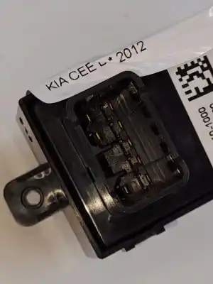Peça sobressalente para automóvel em segunda mão botão / interruptor elevador vidro traseiro esquerdo por kia ceed ceed drive referências oem iam 93580a2000  49d5101000