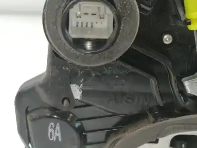 Second-hand car spare part left front door lock for toyota auris (e18) 1nd oem iam references 6904002210  