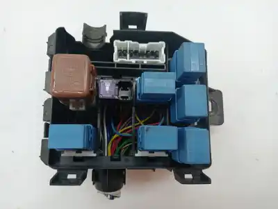 Peça sobressalente para automóvel em segunda mão caixa de fusíveis e relés por nissan note (e12) 1.2 referências oem iam 284b71hz2a