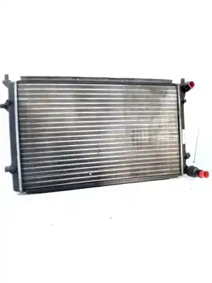 Pezzo di ricambio per auto di seconda mano radiatore d acqua per audi a3 (8p) a3 riferimenti oem iam 1k0121251p  