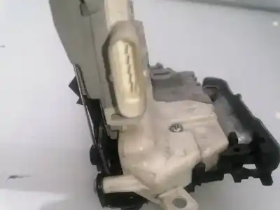 Автозапчастина б/у замок дверей заднього лівого для audi a4 avant (8e) a4 avant 8e посилання на oem iam 8k0839015f  