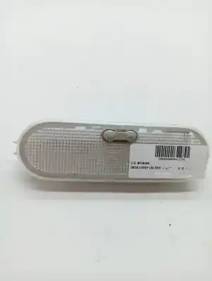Peça sobressalente para automóvel em segunda mão luz interior por dacia lodgy 1.6 cat (bivalent. gasolina / gpl) referências oem iam 8200074362