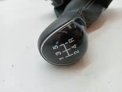 Pezzo di ricambio per auto di seconda mano rivestimento della leva del cambio per ford ka (ccu) ka+ riferimenti oem iam 2064876  