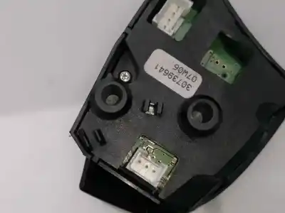 Peça sobressalente para automóvel em segunda mão comandos do volante por volvo c30 d4164t referências oem iam 30739641  30739638