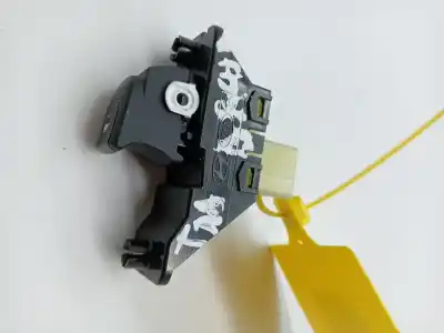 Peça sobressalente para automóvel em segunda mão botão / interruptor elevador vidro traseiro direito por kia rio (yb) g4lf referências oem iam 93590h8000wk