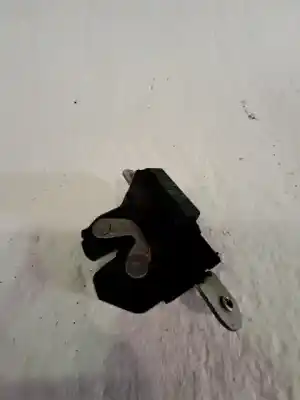 Автозапчастина б/у ЗАМОК БАГАЖНИКА / ВОРОТ для OPEL CORSA D (S07)  Посилання на OEM IAM 55701971  
