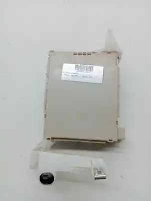 Pezzo di ricambio per auto di seconda mano scatola relè/fusibili per citroen c1 1.0 cat (cfb / 384f) riferimenti oem iam 827300h030a