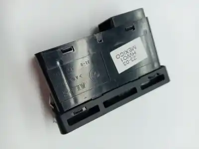 Second-hand car spare part hazard warning lights for bmw 3 (e46) 320 d oem iam references 318368920  