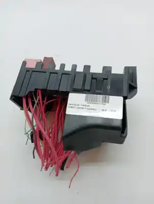 Peça sobressalente para automóvel em segunda mão caixa de fusíveis e relés por renault laguna iii expression referências oem iam 8200393836c