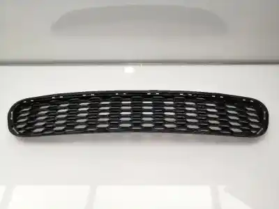 Pezzo di ricambio per auto di seconda mano GRIGLIA CENTRALE PARAURTI per KIA CEED (CD)  Riferimenti OEM IAM 86560A2900  