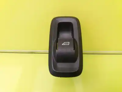 Peça sobressalente para automóvel em segunda mão BOTÃO / INTERRUPTOR ELEVADOR VIDRO DIANTEIRO DIREITO por FORD FIESTA (CB1)  Referências OEM IAM 1823466  