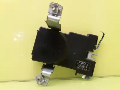 Pezzo di ricambio per auto di seconda mano Antenna per AUDI A3 (8L) 8L Riferimenti OEM IAM 8P4035225D  