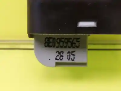 Pezzo di ricambio per auto di seconda mano controllo specchio per audi a4 berlina (8e) blb riferimenti oem iam 8e0959565  